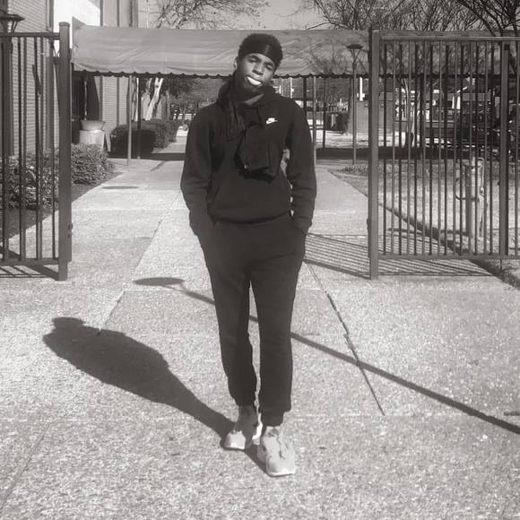 Meet your Posher, Keith - Picture 1 of 1